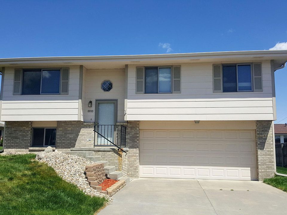 1st image of 8010 Grand Oaks Dr