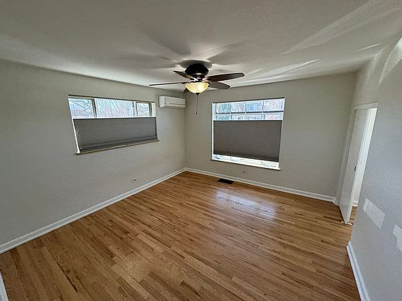 5th image of 5098 Newton St