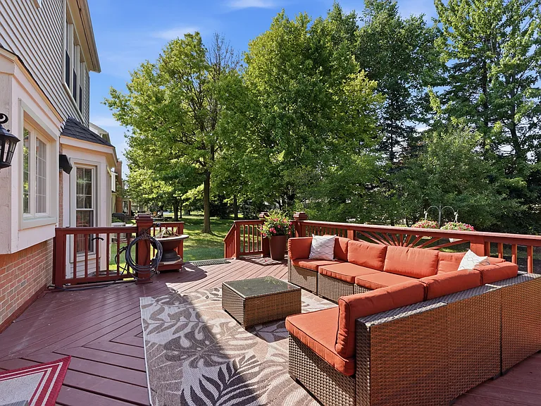44525 Fenwick Dr — Photo 20
