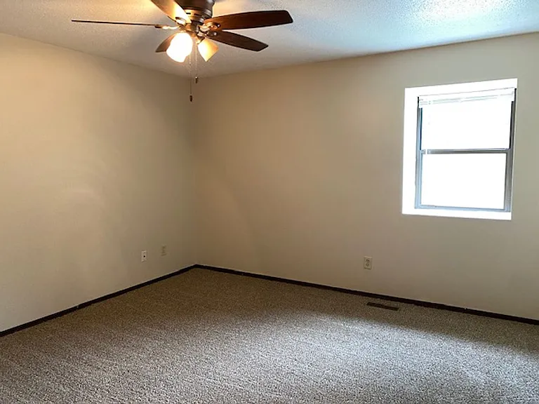 151 S Aurora St — Photo 7