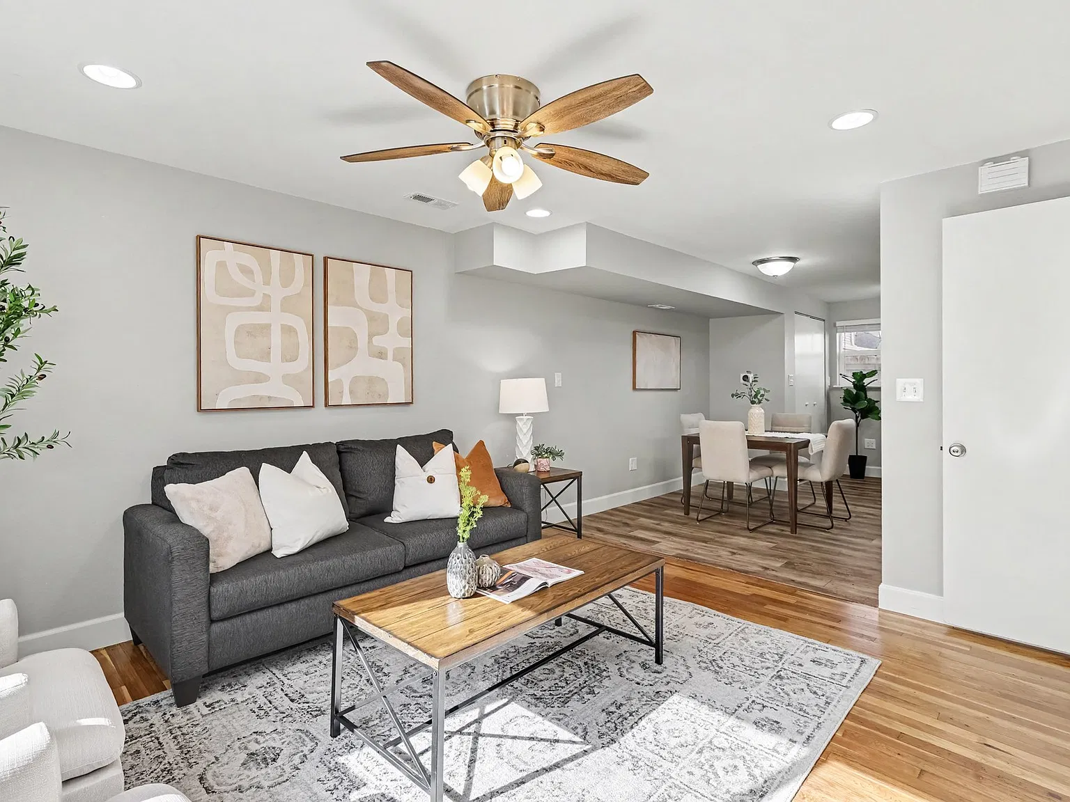 2 bed, 2.5 bath, 950 sqft, $1,849 — Photo 4