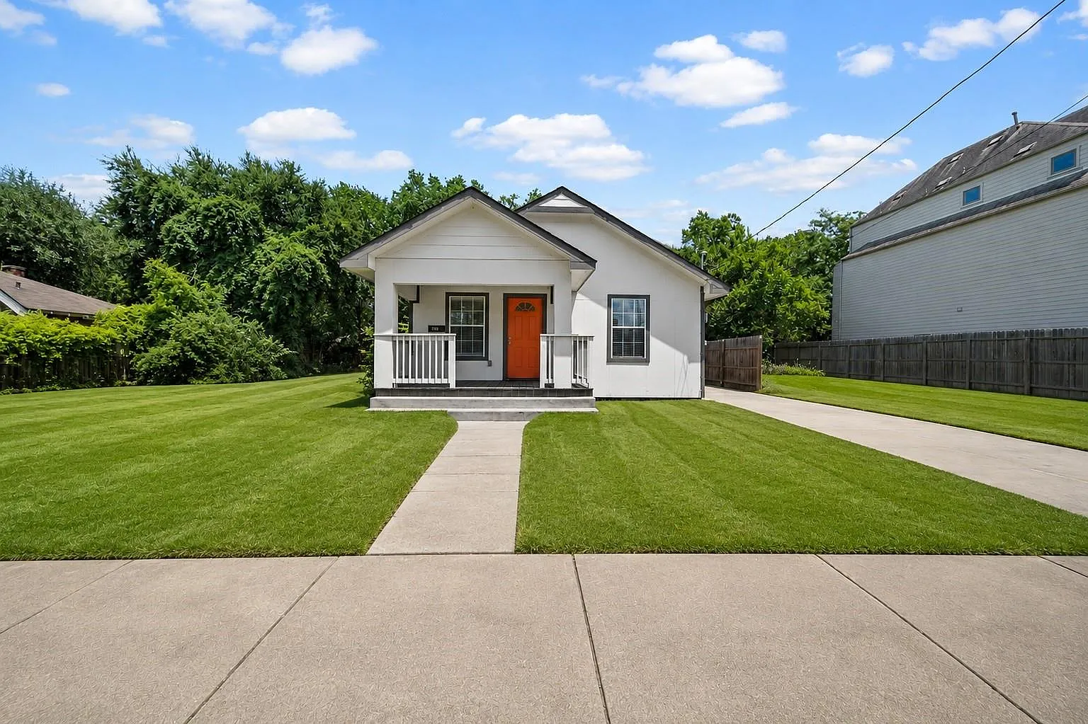 3 bed, 2.5 bath, 1713 sqft, $2,400 — Photo 1