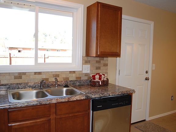 5th image of 2513 Frontier Dr