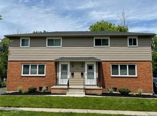 22 Edward St, Williamsville, NY 14221