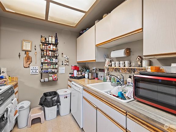 4th image of 4214 84th Street NE #21