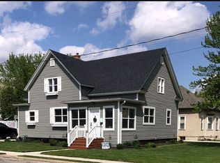 2129 6th St, Peru, IL 61354