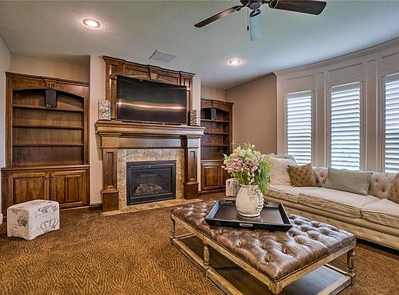 4th image of 9031 N Askew Ave