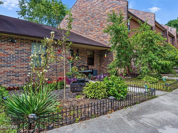 4th image of 2909 La Villas Dr APT 401
