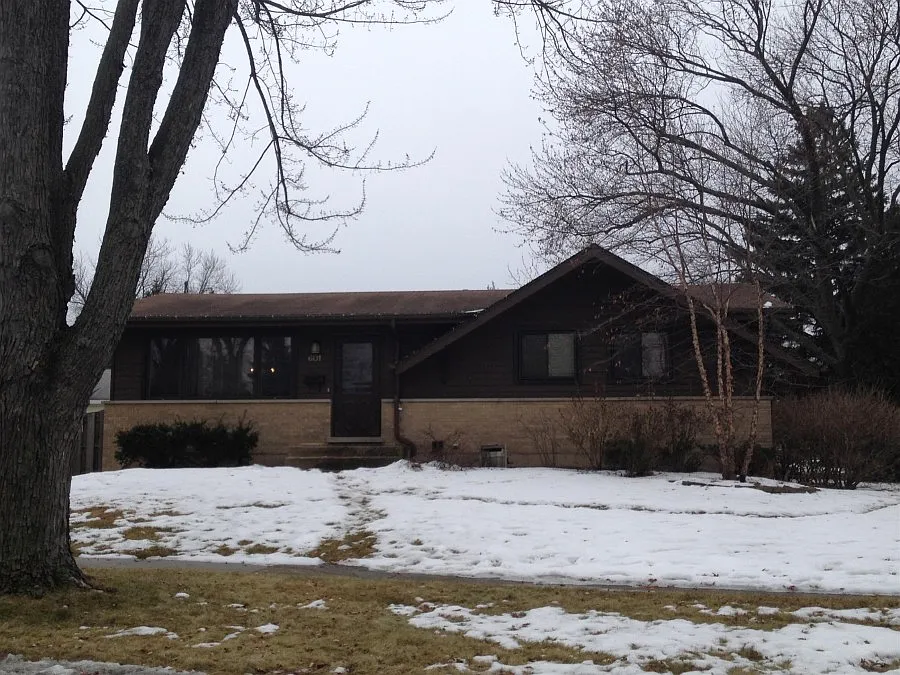 601 E Cedar Ln photo 1