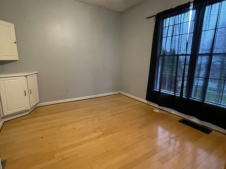 950 Lemoyne Ave #950 — Photo 5