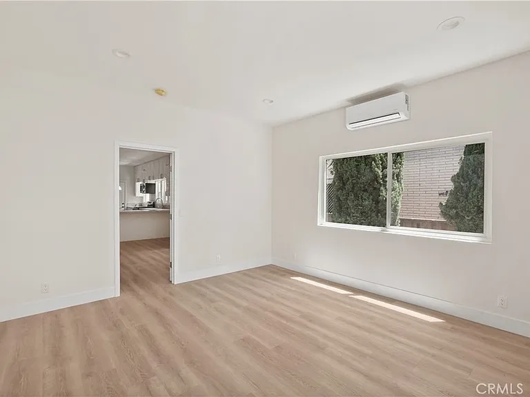 1530 N Mariposa Ave — Photo 13