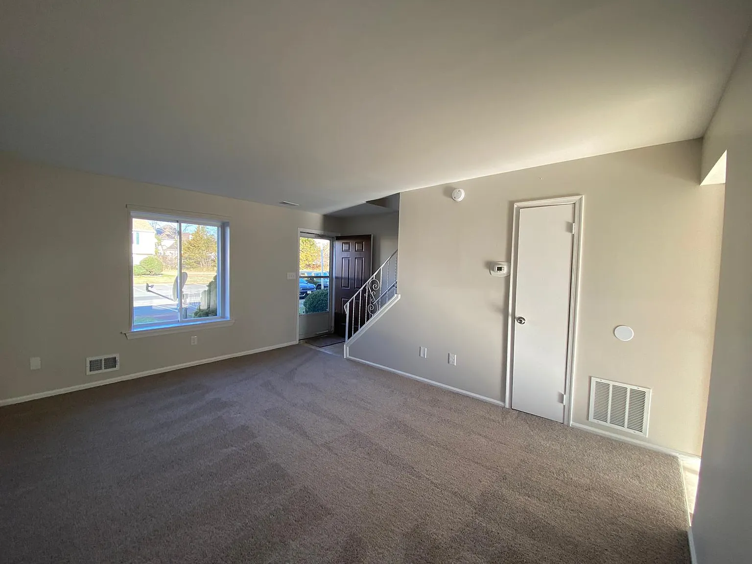 2 bed, 1.5 bath, 1088 sqft, $2,300 — Photo 3