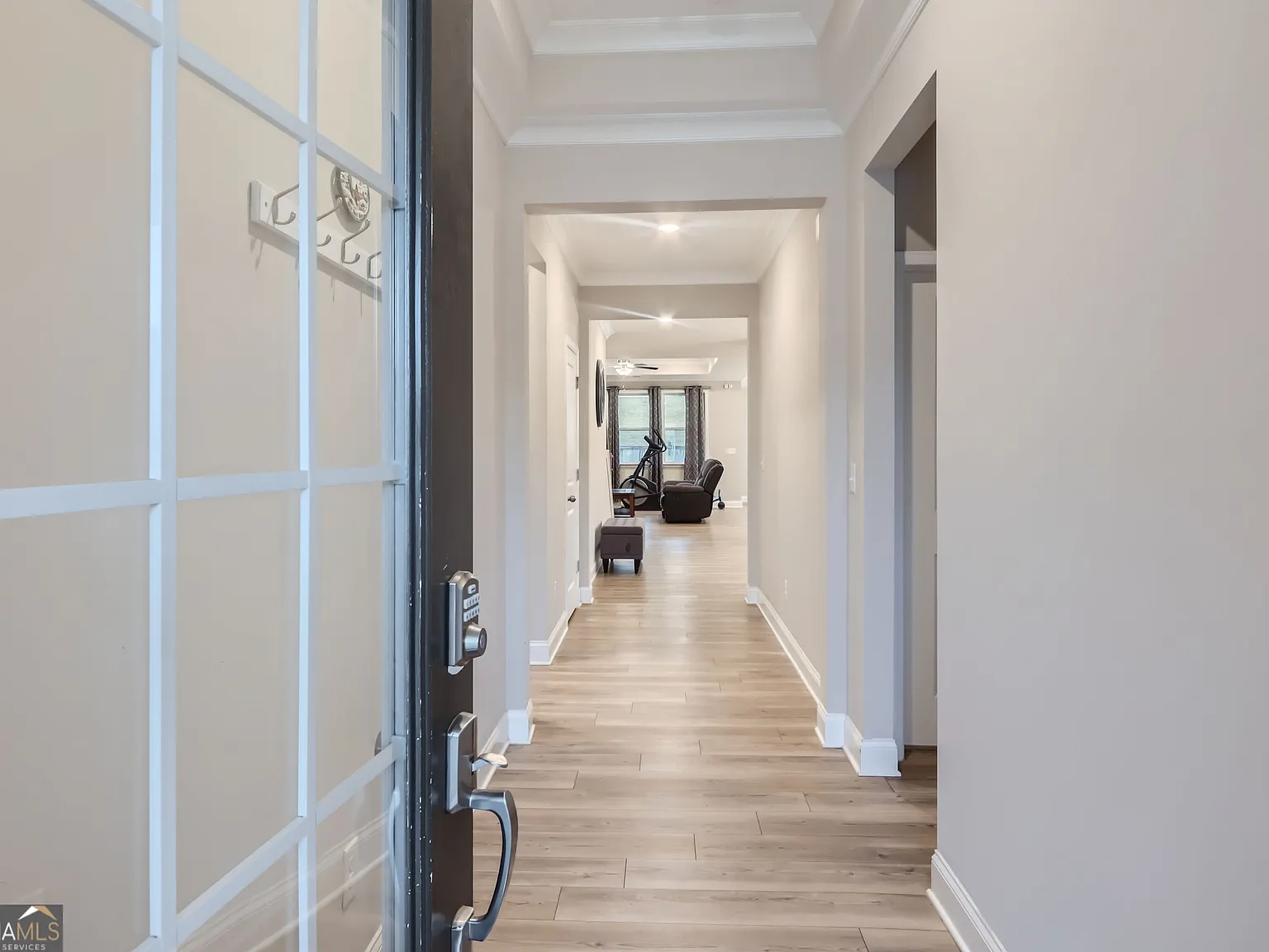 4 bed, 3.0 bath, 2729 sqft, $3,100 — Photo 3