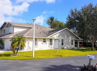 2 Glamis Way, Boynton Beach, FL 33426