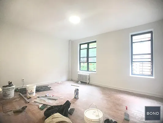 Rented by Bond New York | media 9