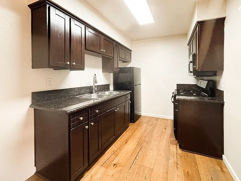 2877 A St #1 — Photo 4