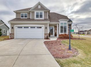 3088 Mendota Ct, Oconomowoc, WI 53066