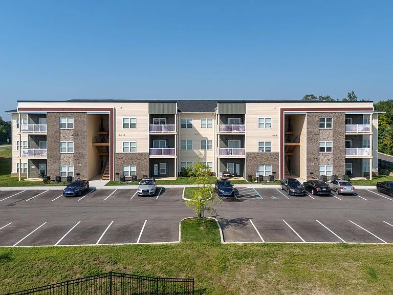 The Commons & Commons Hill Apartments — Photo 45