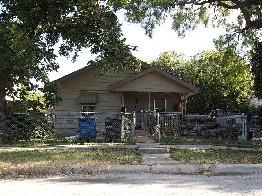 1st image of 819 Waverly Ave