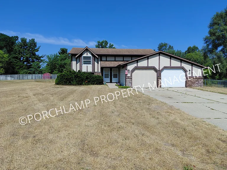6779 Pleasantview St NE — Photo 1