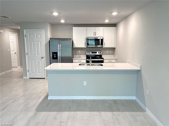 2nd image of 3020 N Lakewood Rd