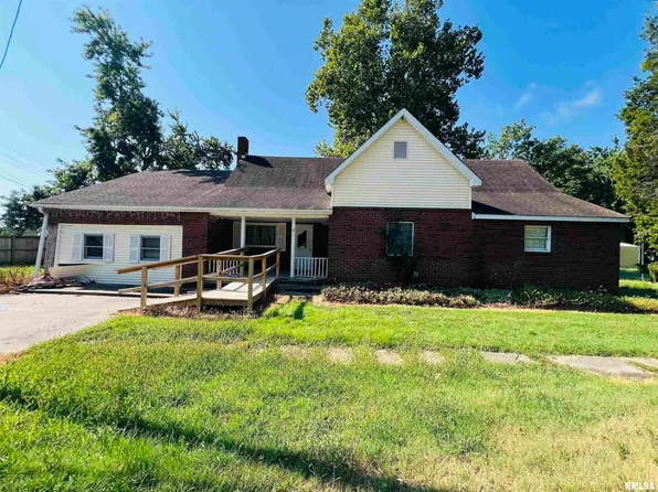 2507 Locust St, Eldorado, IL 62930
