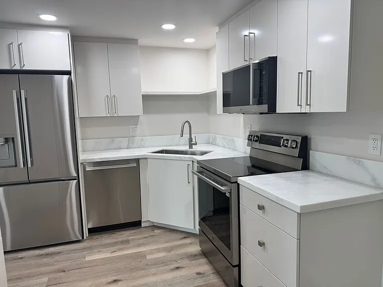 6110 Calle Mariselda #102 — Photo 3