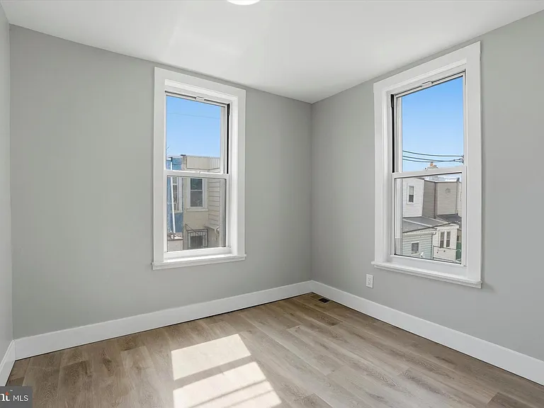 3185 Agate St — Photo 15