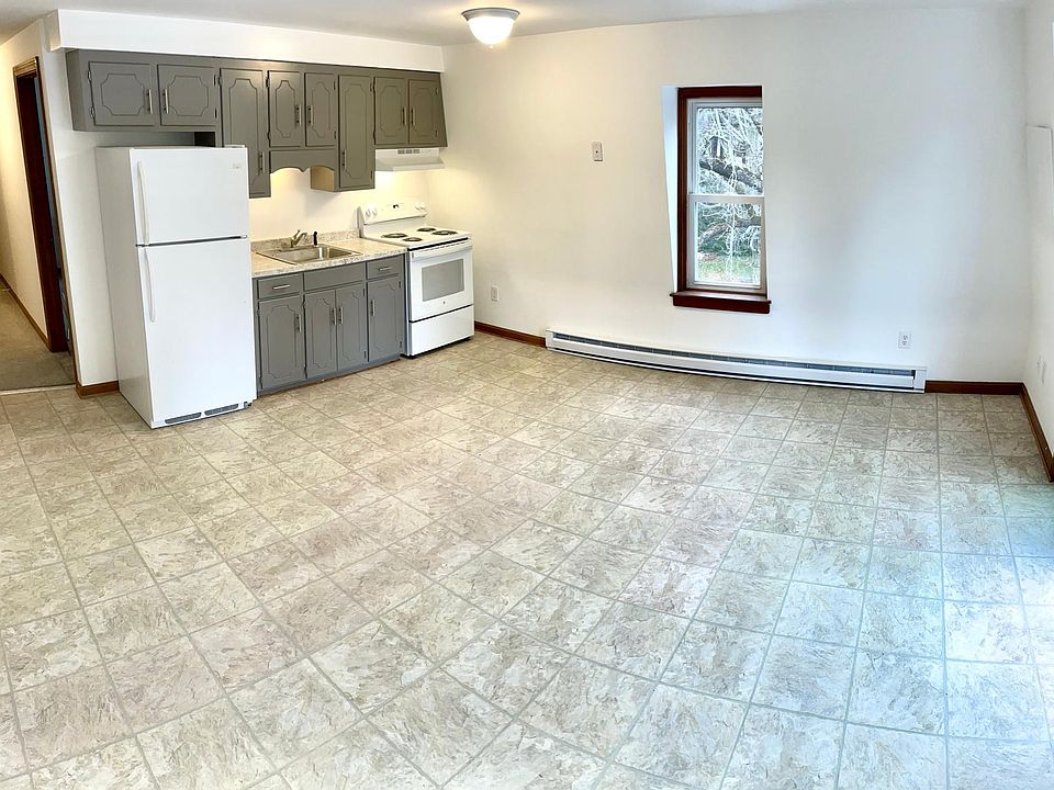 open concept 15x17 Livingroom/kitchen