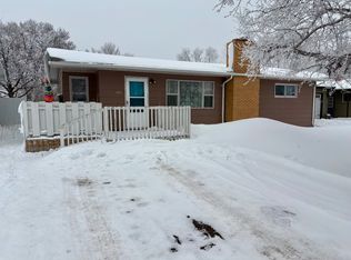 402 15th St NE, Devils Lake, ND 58301