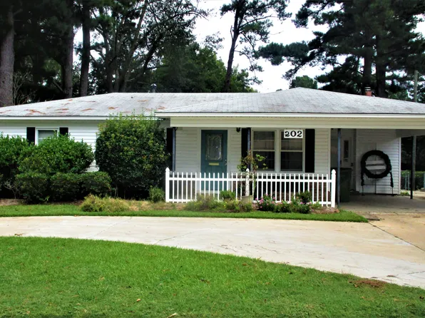 202 Samuel St, Magnolia, AR 71753