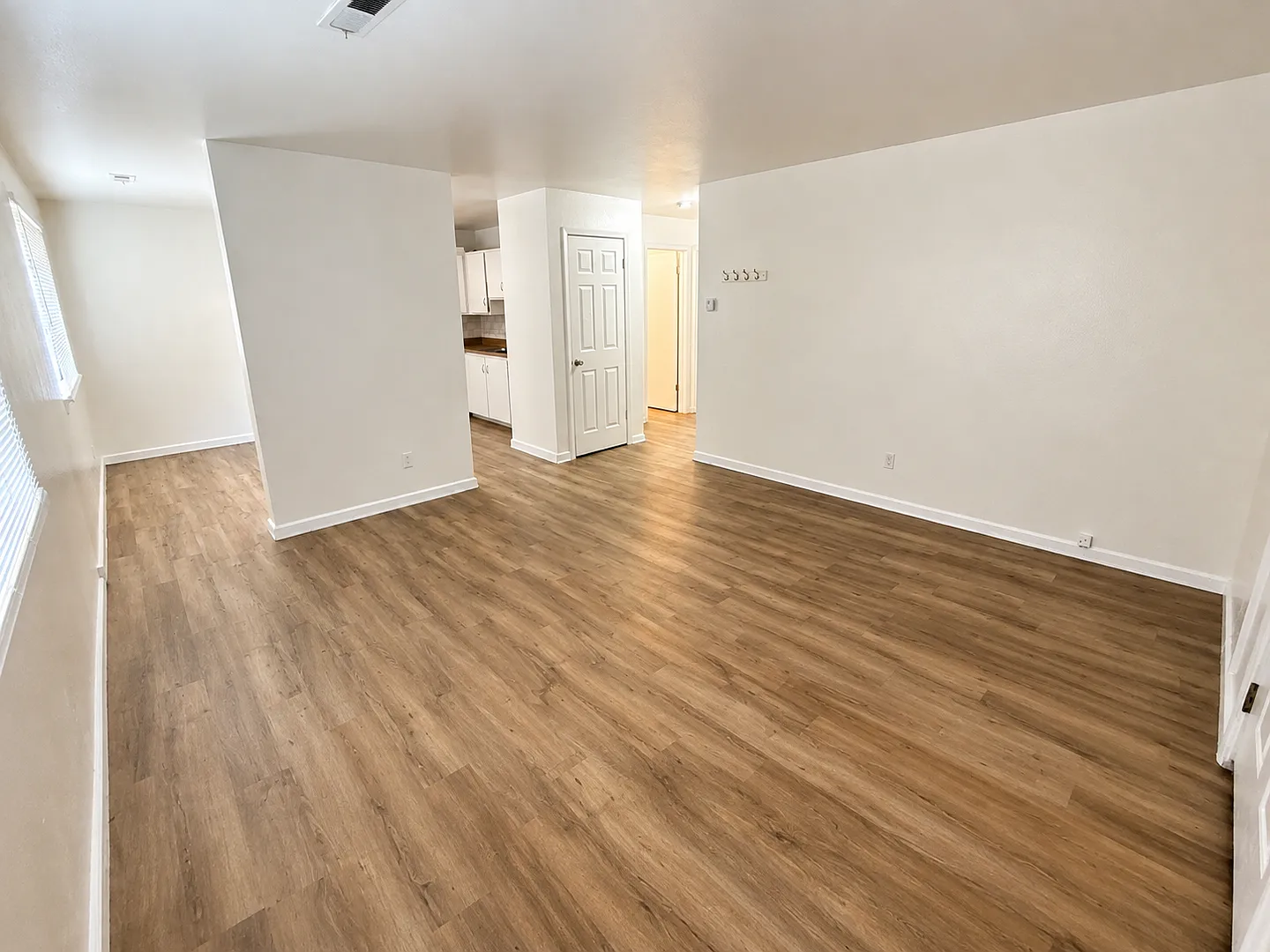 2517 S Lakecrest 4 Plex — Photo 2