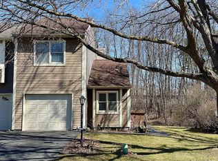 13 Wilan Ln, Albany, NY 12203