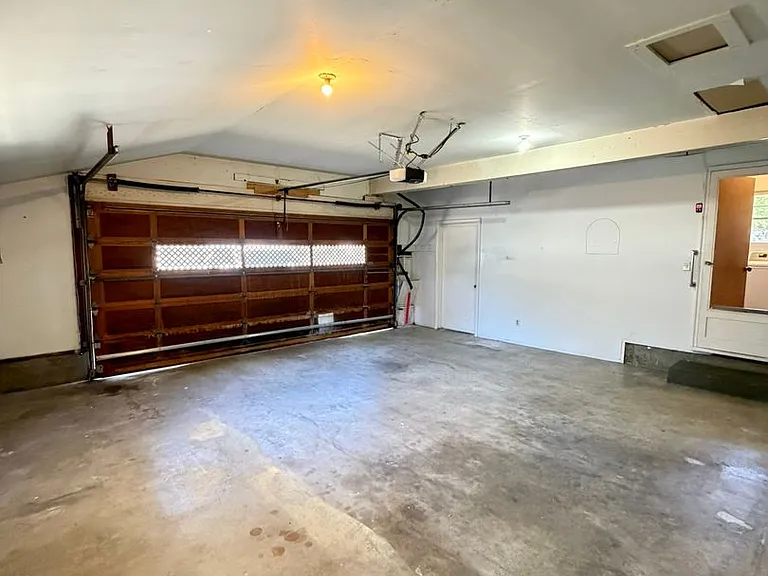 550 Carlson Dr — Photo 48