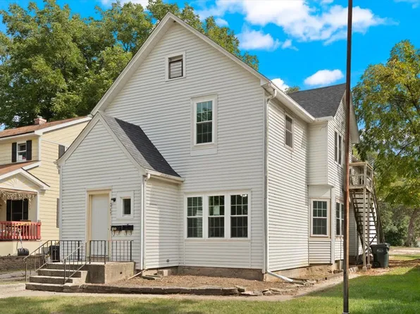 2409 Gilboa Ave, Zion, IL 60099