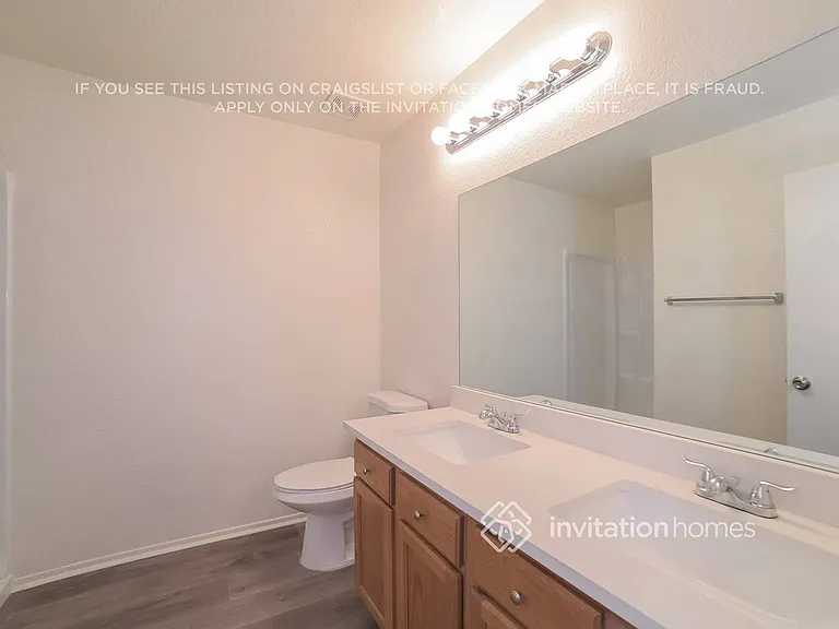 802 E Roberts Ave — Photo 11