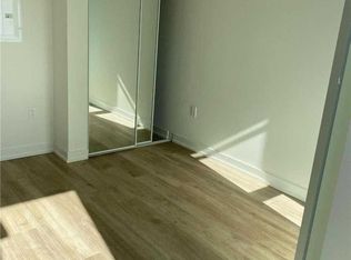 1 Yorkville Ave #1504, Toronto, ON M4W