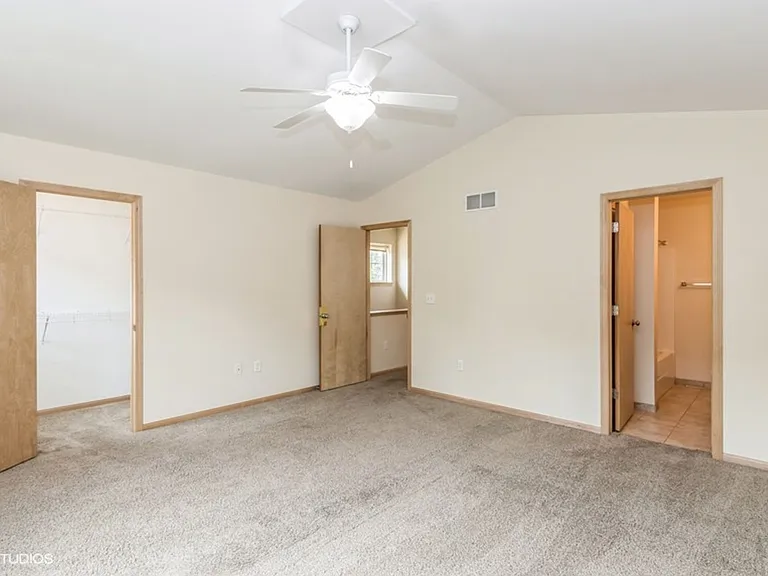 901 Scott Park Dr — Photo 12