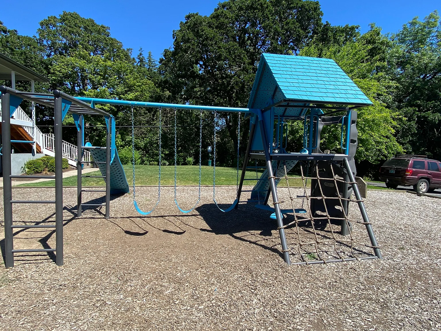 Creekview Apartments — Photo 3