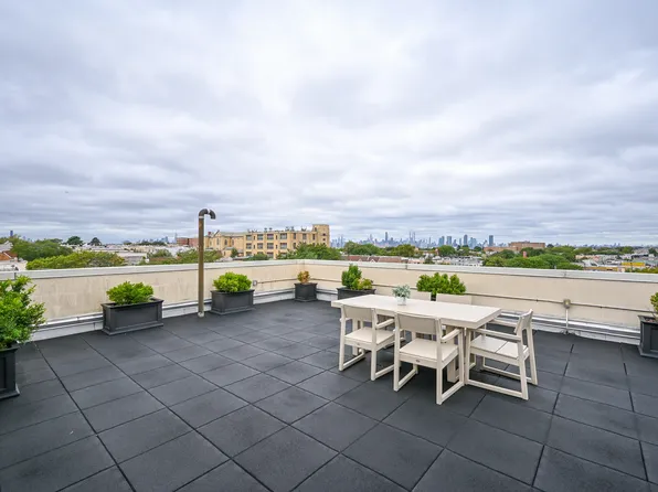 63-34 Fresh Pd Road image 14 of 20