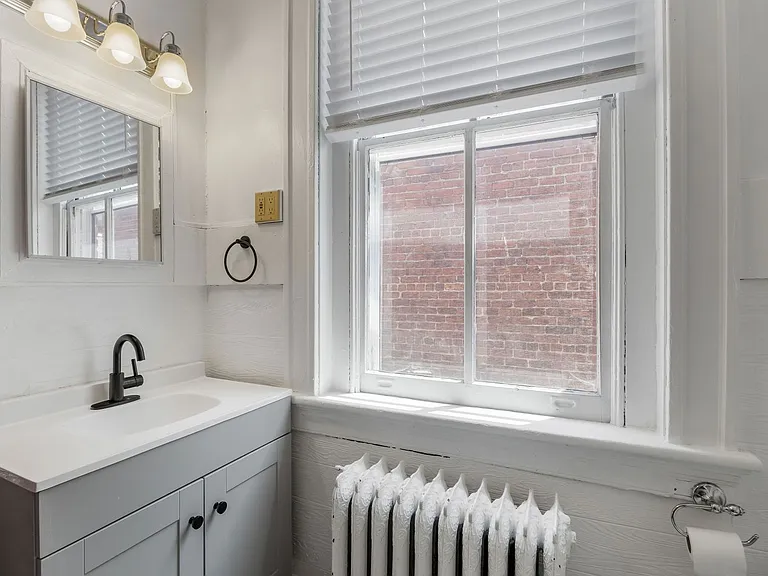 2713 W Grace St — Photo 24