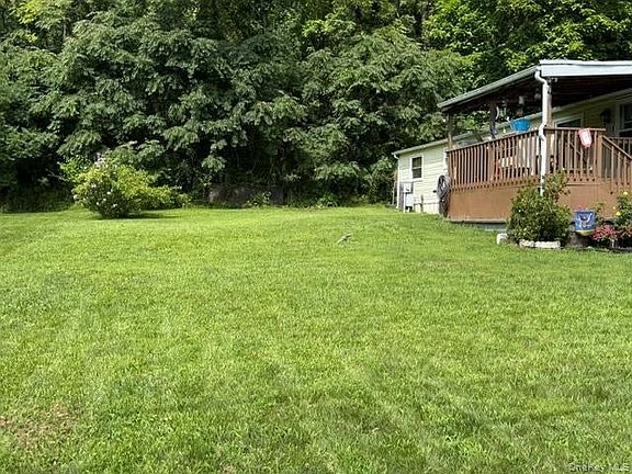 2nd image of 2 Walnut Park Ln