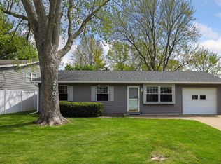 2503 Trafalgar Sq, Champaign, IL
