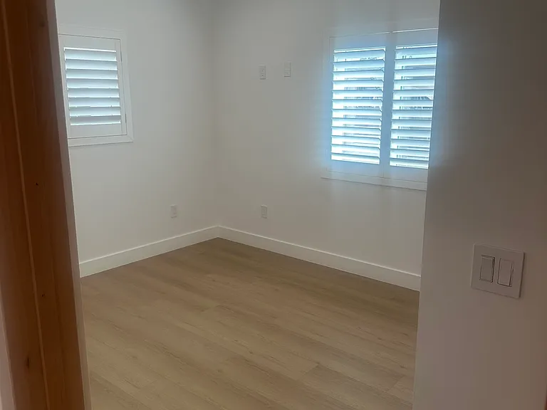 11337 Utopia Ave — Photo 13