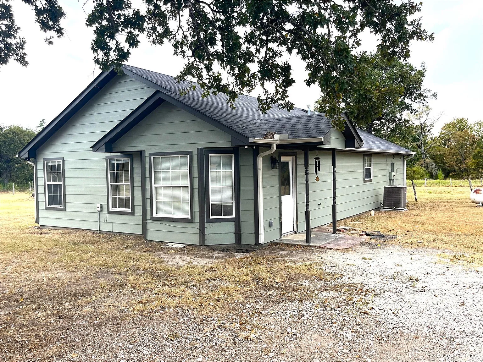 3 bed, 2.0 bath, 1366 sqft, $1,850 — Photo 4
