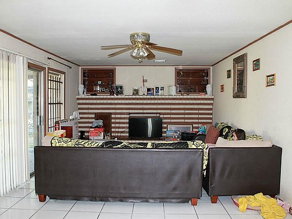 4th image of 8351 Glenloch Dr