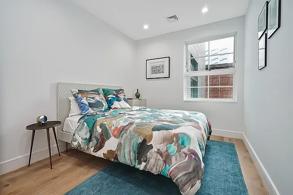 Sold by Avenue Sotheby's International Realty | media 20