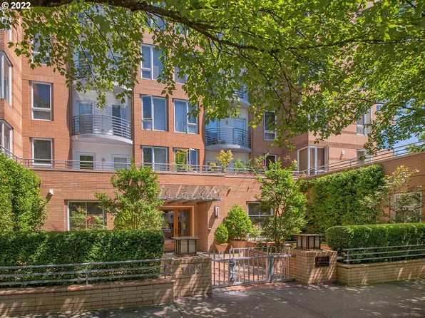 1132 SW 19th Ave Unit 205, Portland, OR 97205