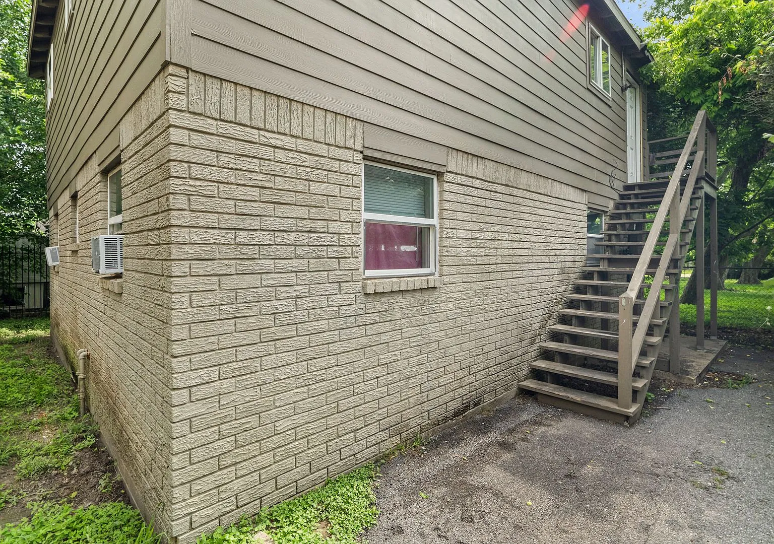 2328 Boss St. — Photo 4