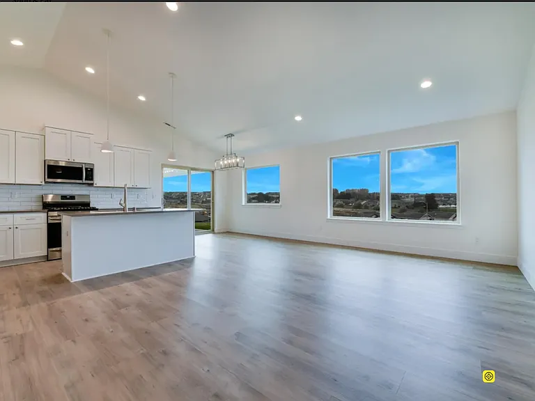 6089 W 31st Ave — Photo 5